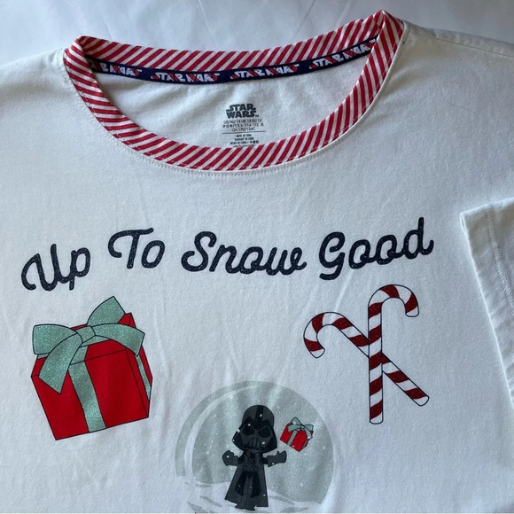 Women’s Star Wars Disney Holiday Snow Darth Vader Cropped T-Shirt Size 1X - Picture 1 of 12